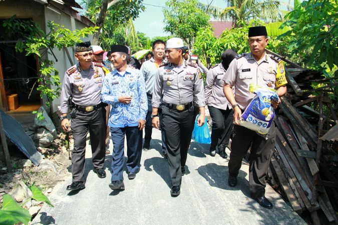 Tampil Beda, Tim Jumat Barokah Polresta Dipenuhi Polwan
